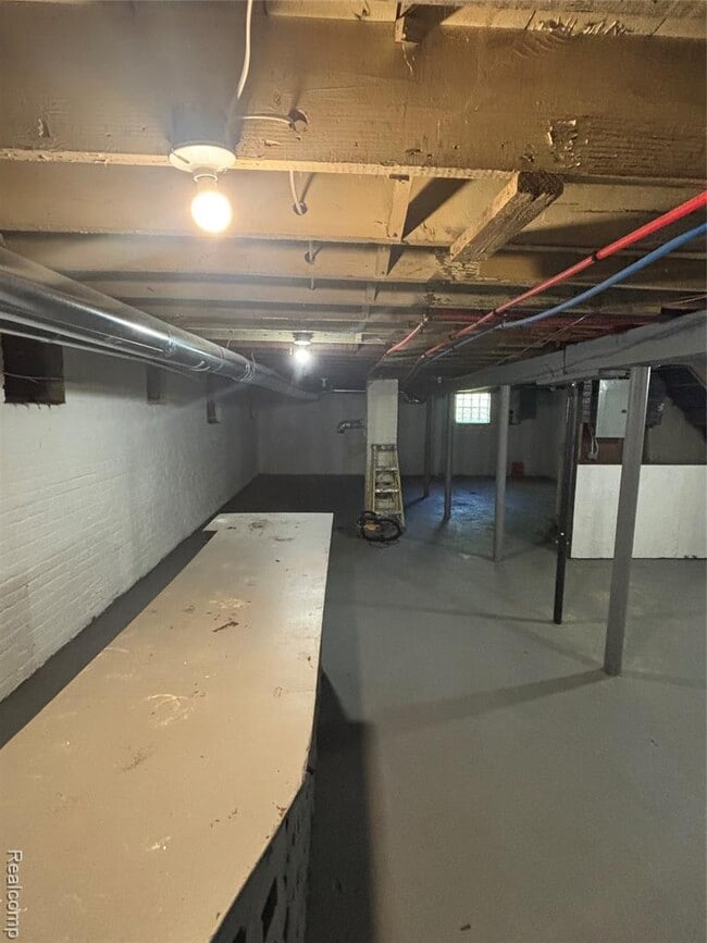 Building Photo - 3008 Cortland St