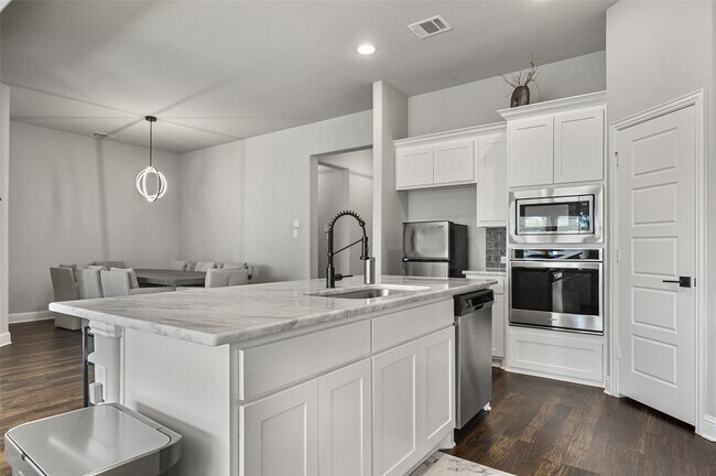 Building Photo - 424 Molly Ln