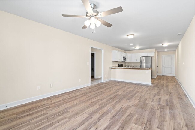 Building Photo - 2 Bedroom Apartment For Rent in Guthrie KY!