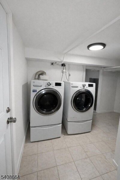 Building Photo - 391 Delano Pl