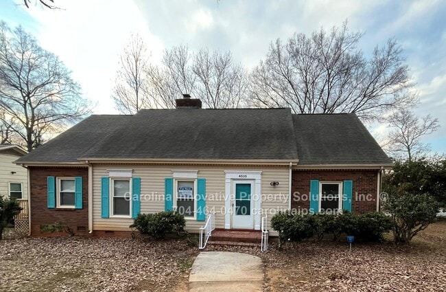 Building Photo - 4535 Dawnwood Dr