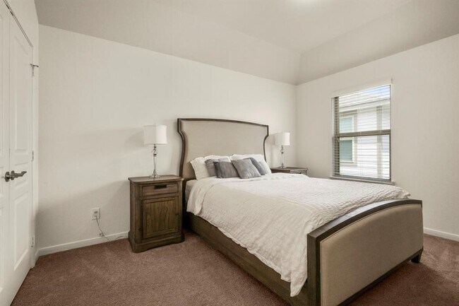 Building Photo - 19911 Mulberry Pine Ln