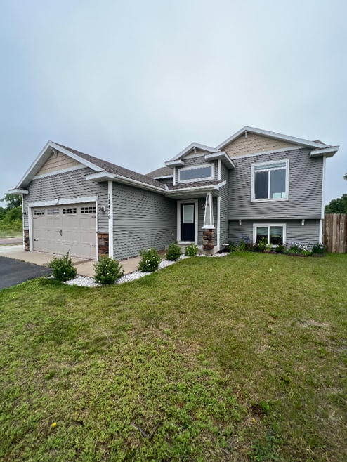 Building Photo - 12470 42nd Ave