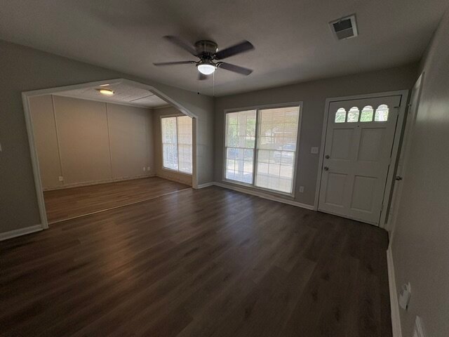 Building Photo - 8116 Trafalgar Way