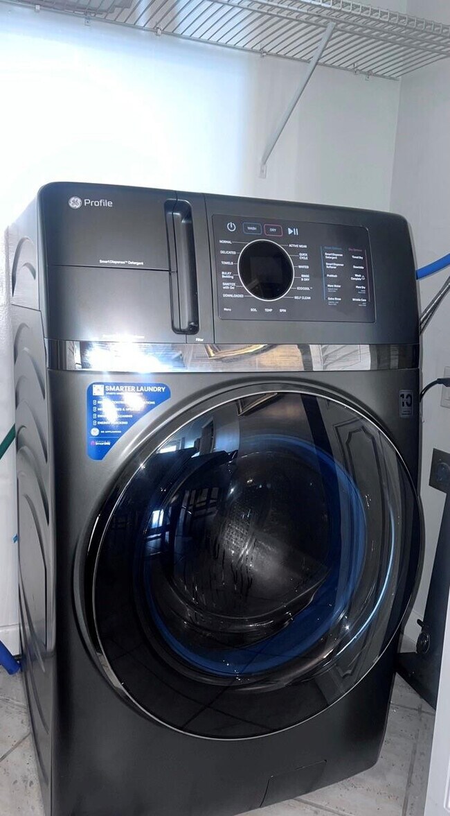 Building Photo - 3725 S Ocean Dr