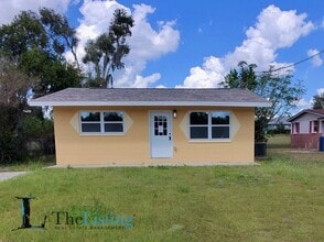 Building Photo - 804 SE 5th St