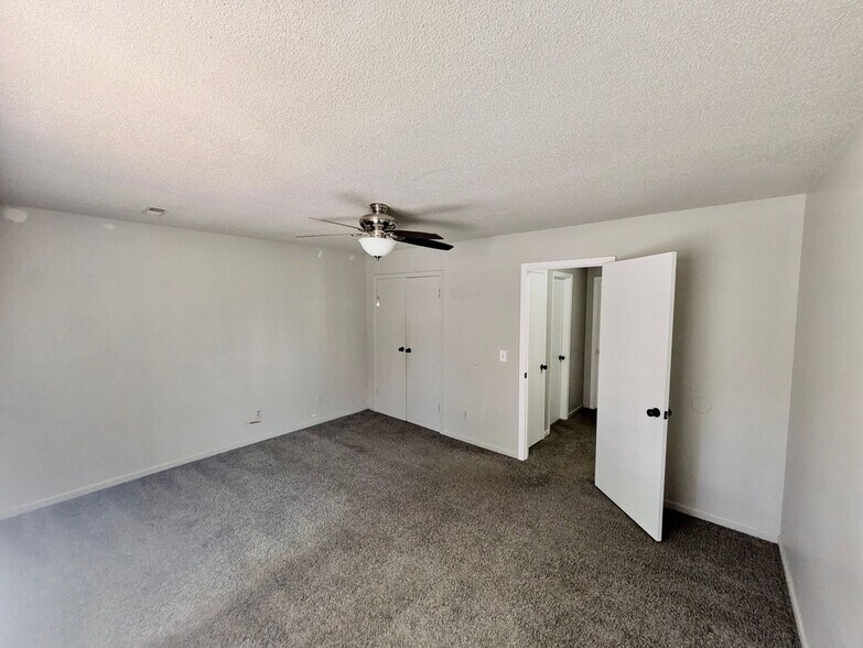 Building Photo - 143 Montague Dr