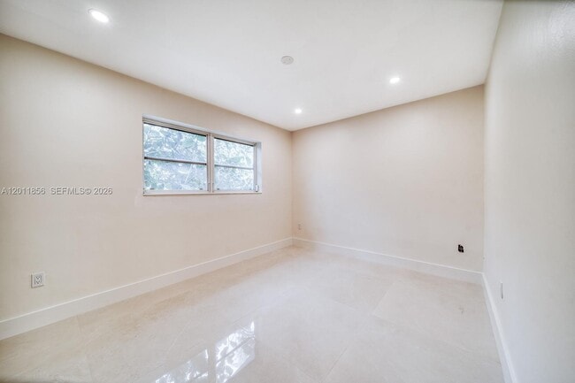 Building Photo - 15730 SW 87th Ct