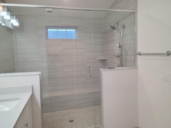 Building Photo - 2859 Hardwick Rd