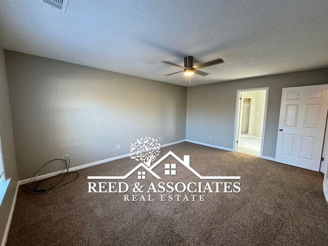Building Photo - 3 Bedroom + Bonus in Collierville!