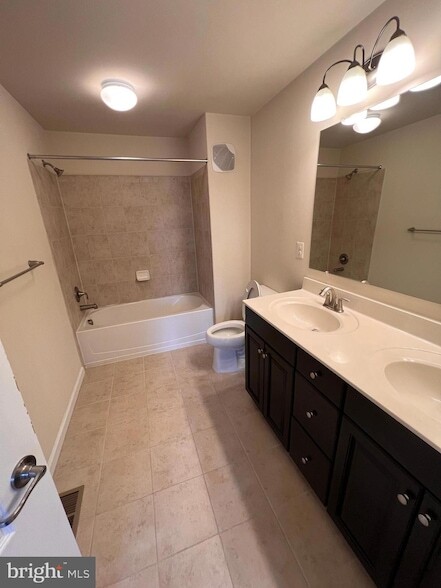 Building Photo - 42592 Sunset Ridge Square