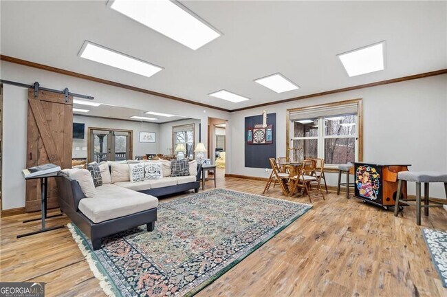 Building Photo - 5281 Laurel Ln