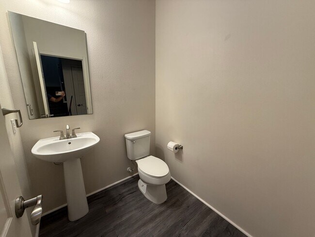 Building Photo - AULU at Hoopili 3 bedroom 2.5 bath home wi...