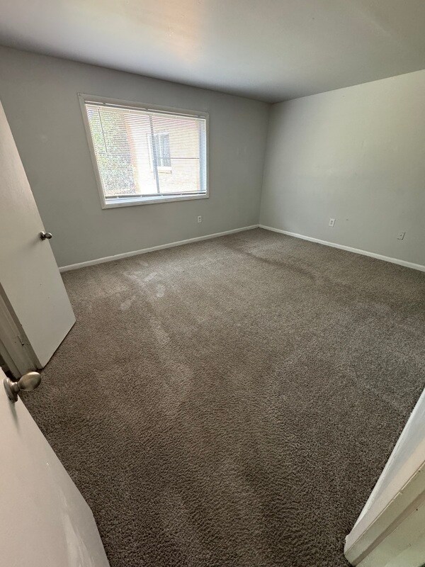 Building Photo - 5616 Crenshaw Rd