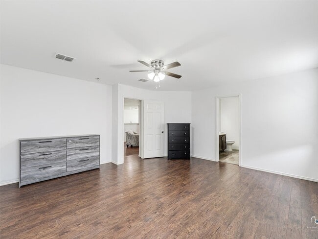 Building Photo - 13262 Cleburne Dr