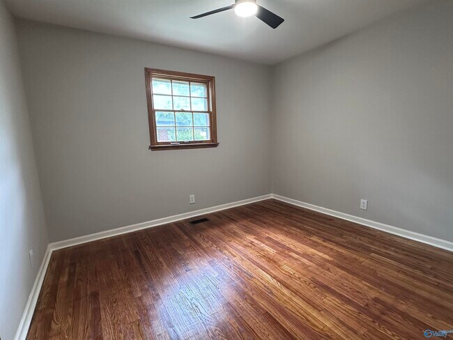 Building Photo - 4627 Daugette Dr NW