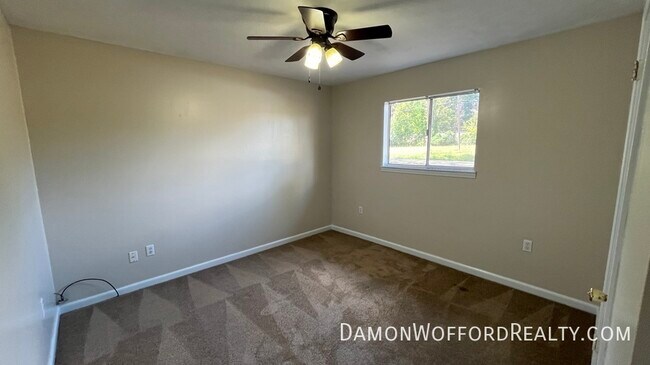 Building Photo - 242 Old Town Crossing