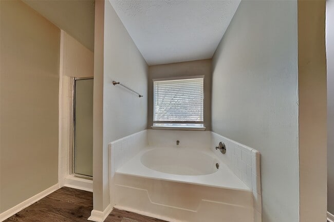 Building Photo - 1810 Telkwa Dr