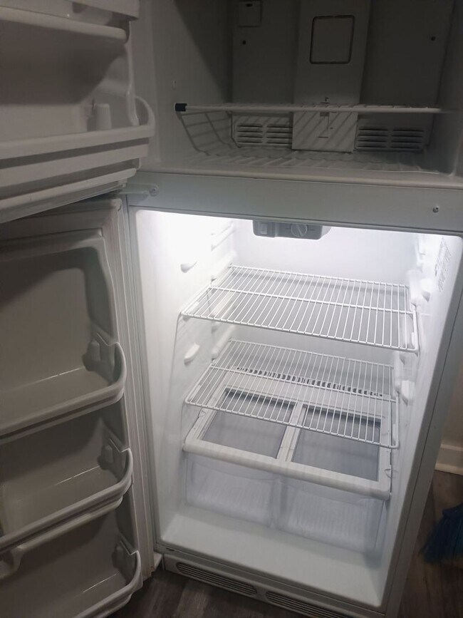 Building Photo - Beautiful  3 bed Bed 1Bath apartment for rent in SE OKC