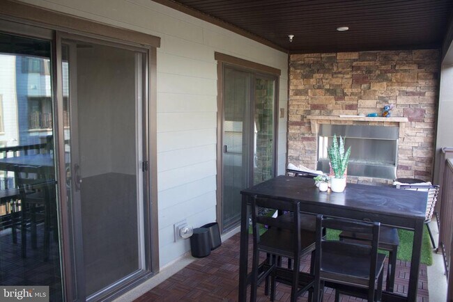 Building Photo - 1697 Dunnington Pl