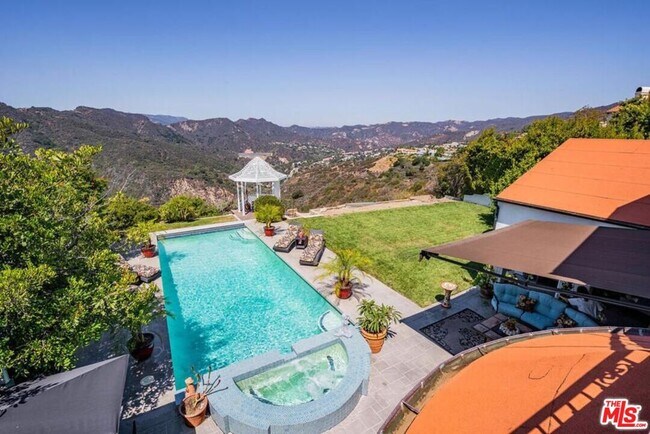 Building Photo - 16866 Charmel Ln