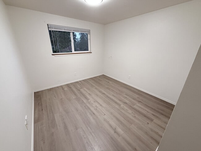 Building Photo - 10807 22nd Pl SE