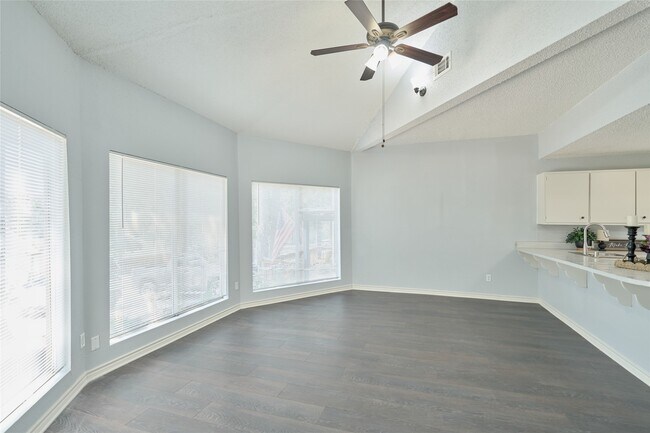 Building Photo - 21 Harbour Ln