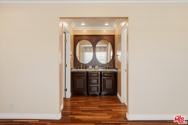 Building Photo - 4131 Mantova Dr