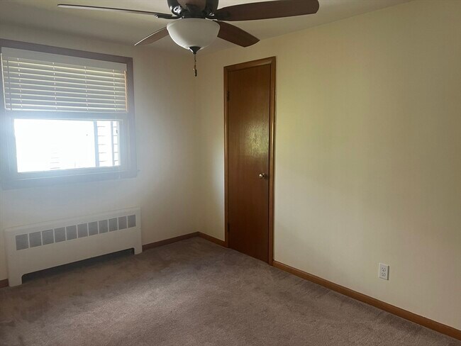 Building Photo - 116 Summit Ave