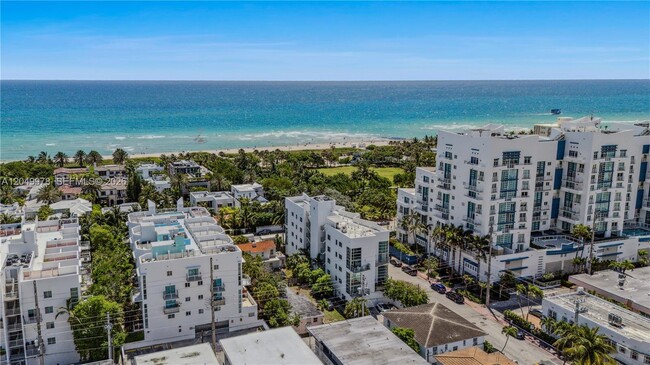 Building Photo - 7700 Collins Ave