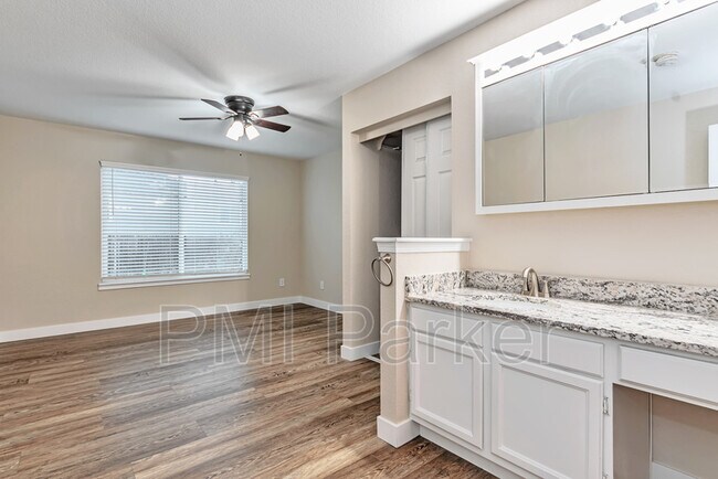 Building Photo - 8487 Wheatgrass Cir