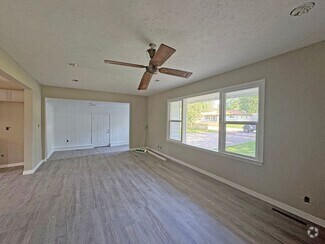 Building Photo - 3 bedroom home near Mercy!