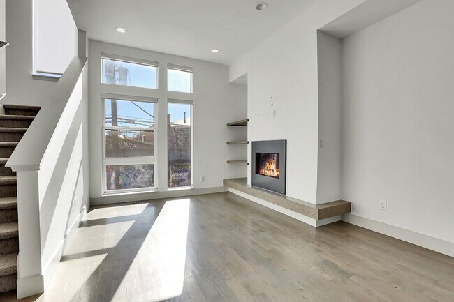 Building Photo - $3,100.00 - 2 Bedrooms, 2.2 Bathrooms, Townhouse in Denver with Roof Deck!