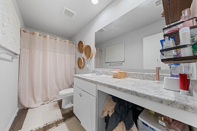 Building Photo - Spacious 3-Bed Home with Pool Access, Trails, and Fenced Yard in Converse