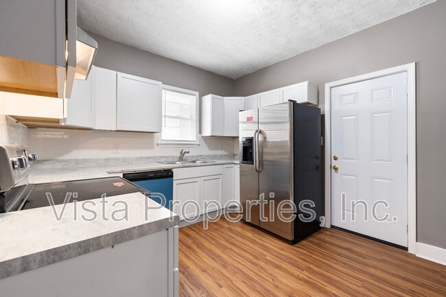 Building Photo - 835 S 38th St