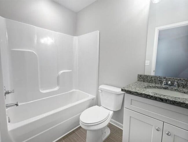 Building Photo - House - 3 beds, 3 baths,