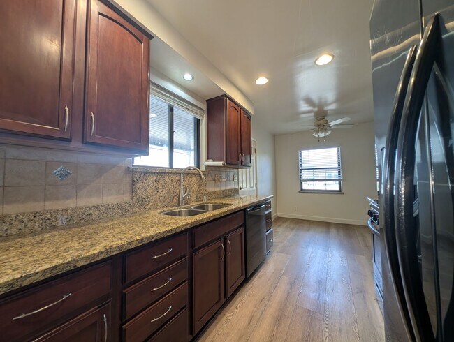 Building Photo - 748 W Gage Ave