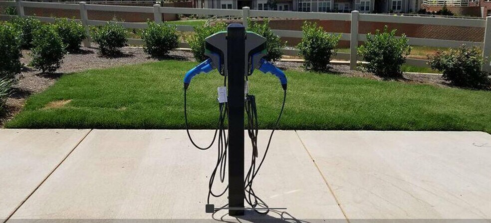 Building Photo - 1445 Broadcloth St