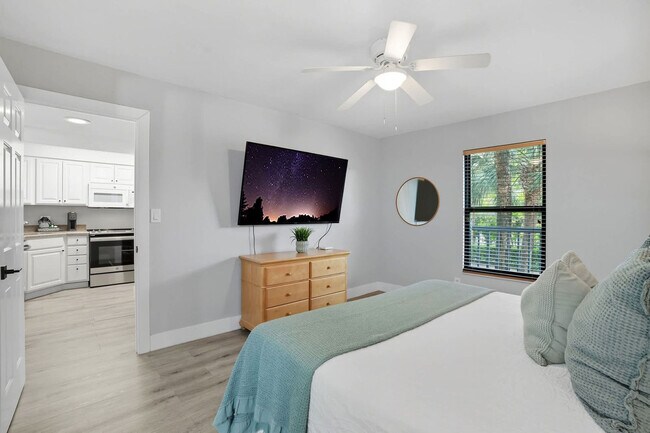 Building Photo - 600 Neapolitan Way