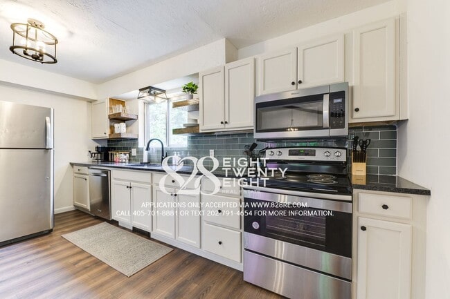 Building Photo - *Not Available for Preleasing 2026* Talk A...