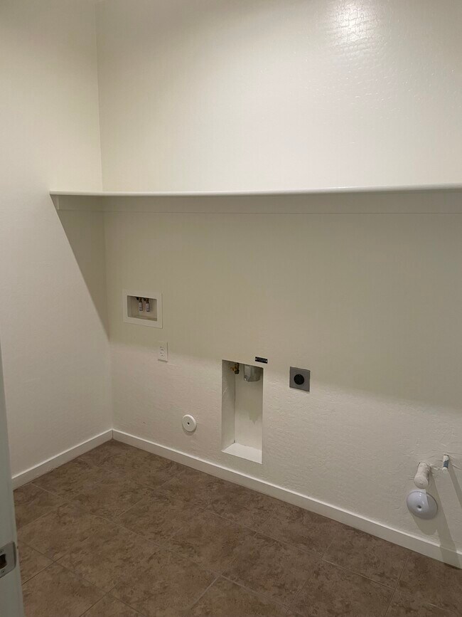 Laundry room. - 2185 S 237th Dr