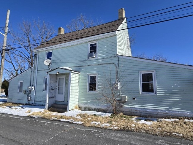 Building Photo - 76 Chestnut St