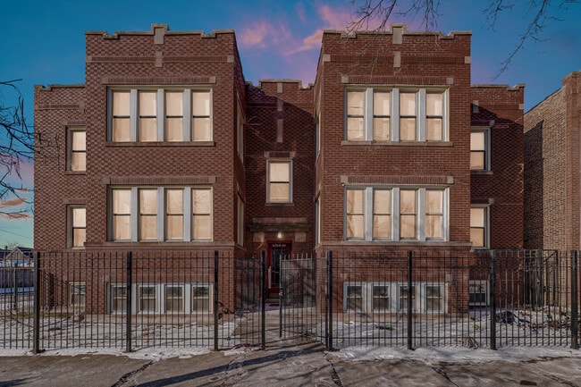 Building Photo - 3006 W 64th St