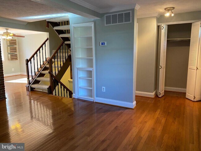 Building Photo - 1666 Barnstead Dr
