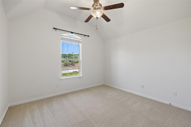 Building Photo - 21909 Esmeralda Dr
