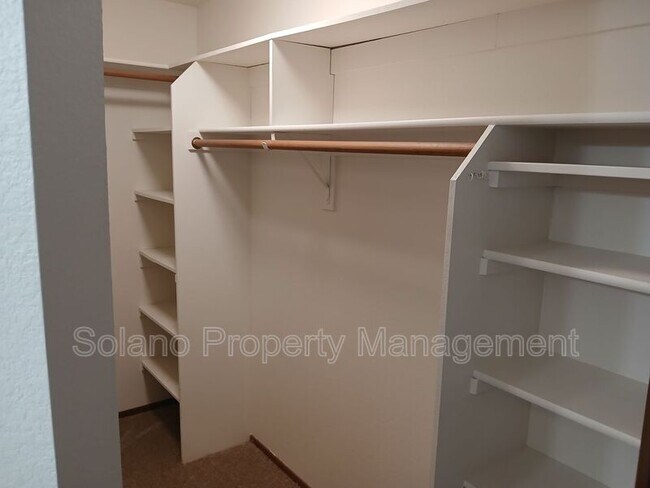 Building Photo - 318 Ridgecrest Cir