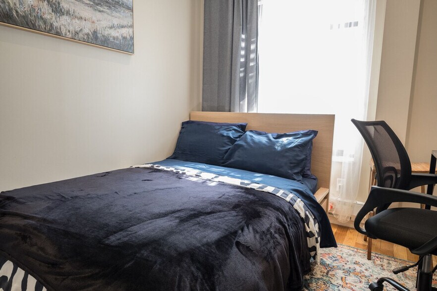 Building Photo - 5 W 101st St