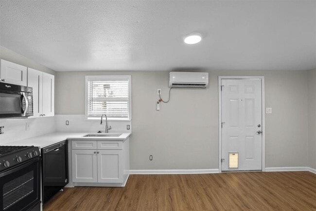 Building Photo - 506 W Grady Dr