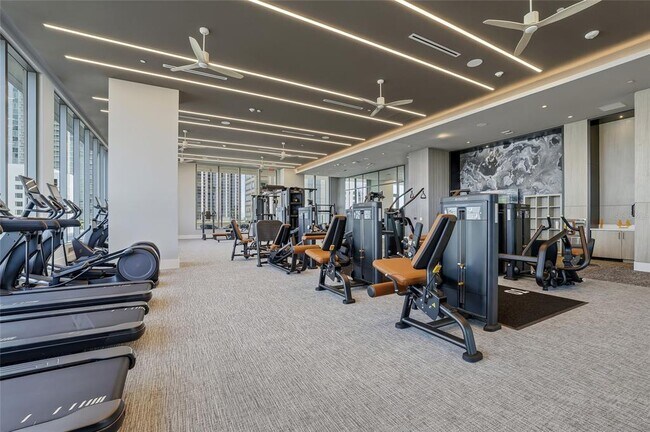 Building Photo - 275 1st Ave S