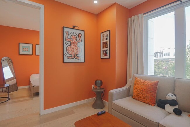 Building Photo - 1806 A St NE